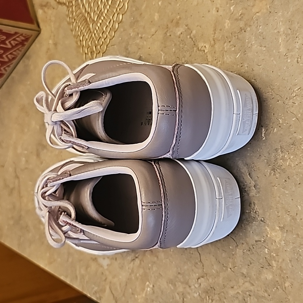 Vans - Picture 2 of 4